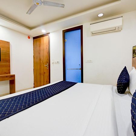 نيودلهي Hotel Grand Qubic Near Delhi Airport المظهر الخارجي الصورة