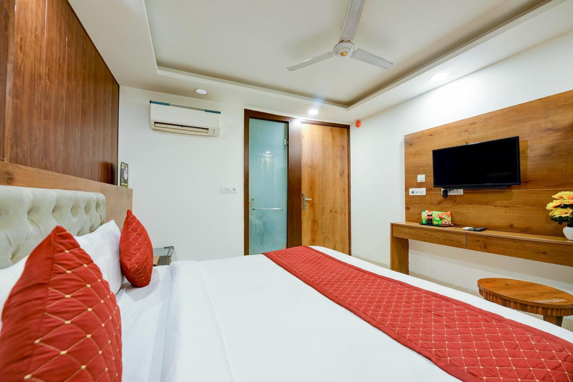 نيودلهي Hotel Grand Qubic Near Delhi Airport المظهر الخارجي الصورة