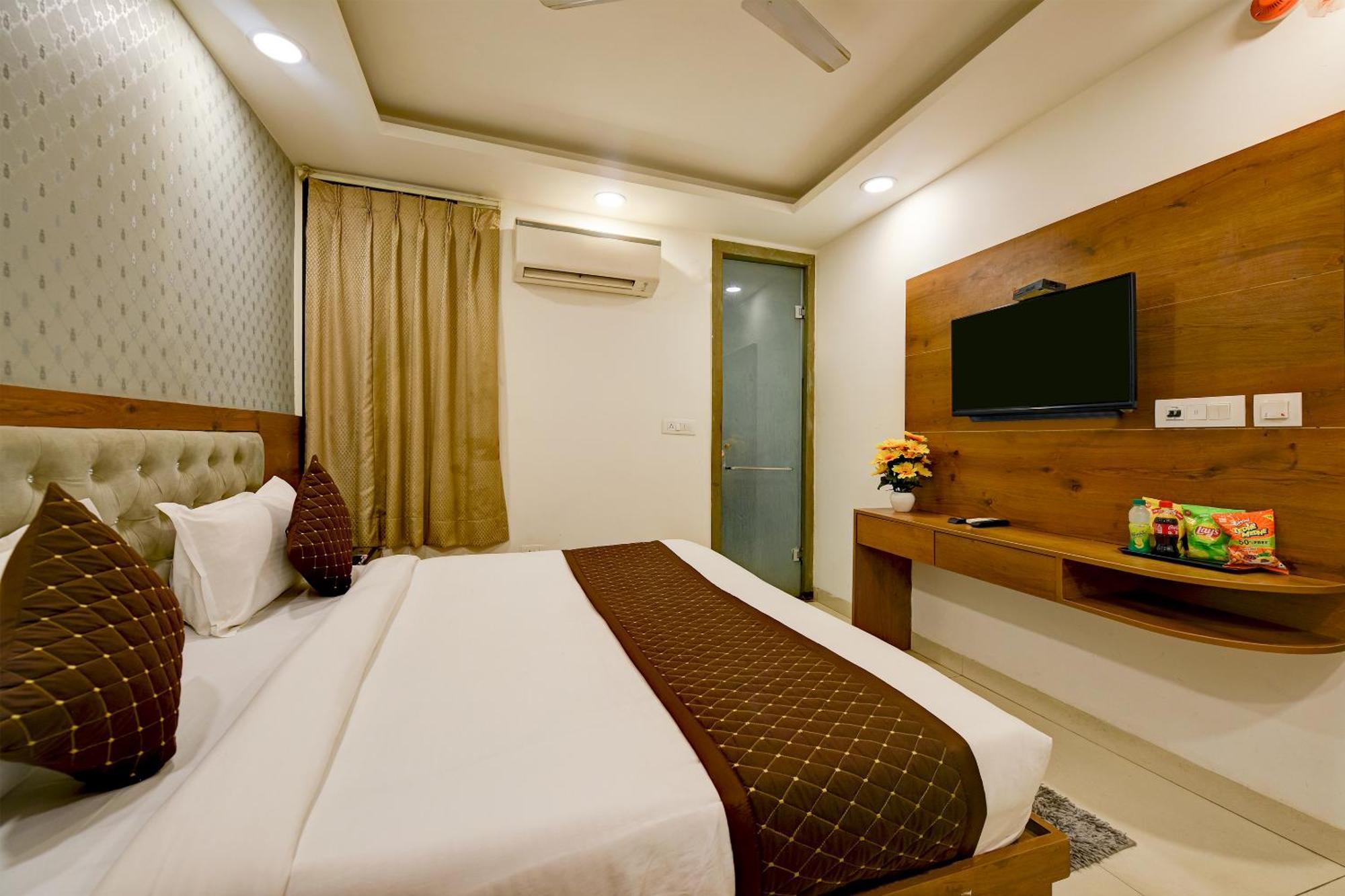 نيودلهي Hotel Grand Qubic Near Delhi Airport المظهر الخارجي الصورة