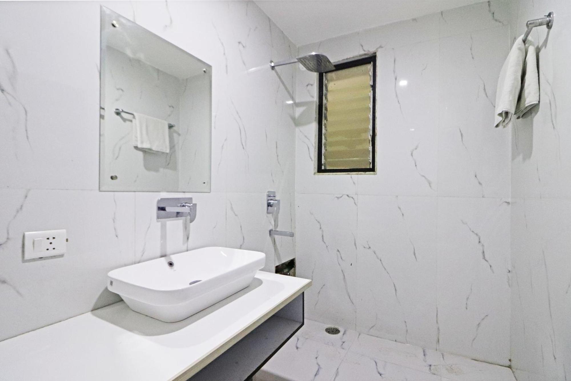 نيودلهي Hotel Grand Qubic Near Delhi Airport المظهر الخارجي الصورة