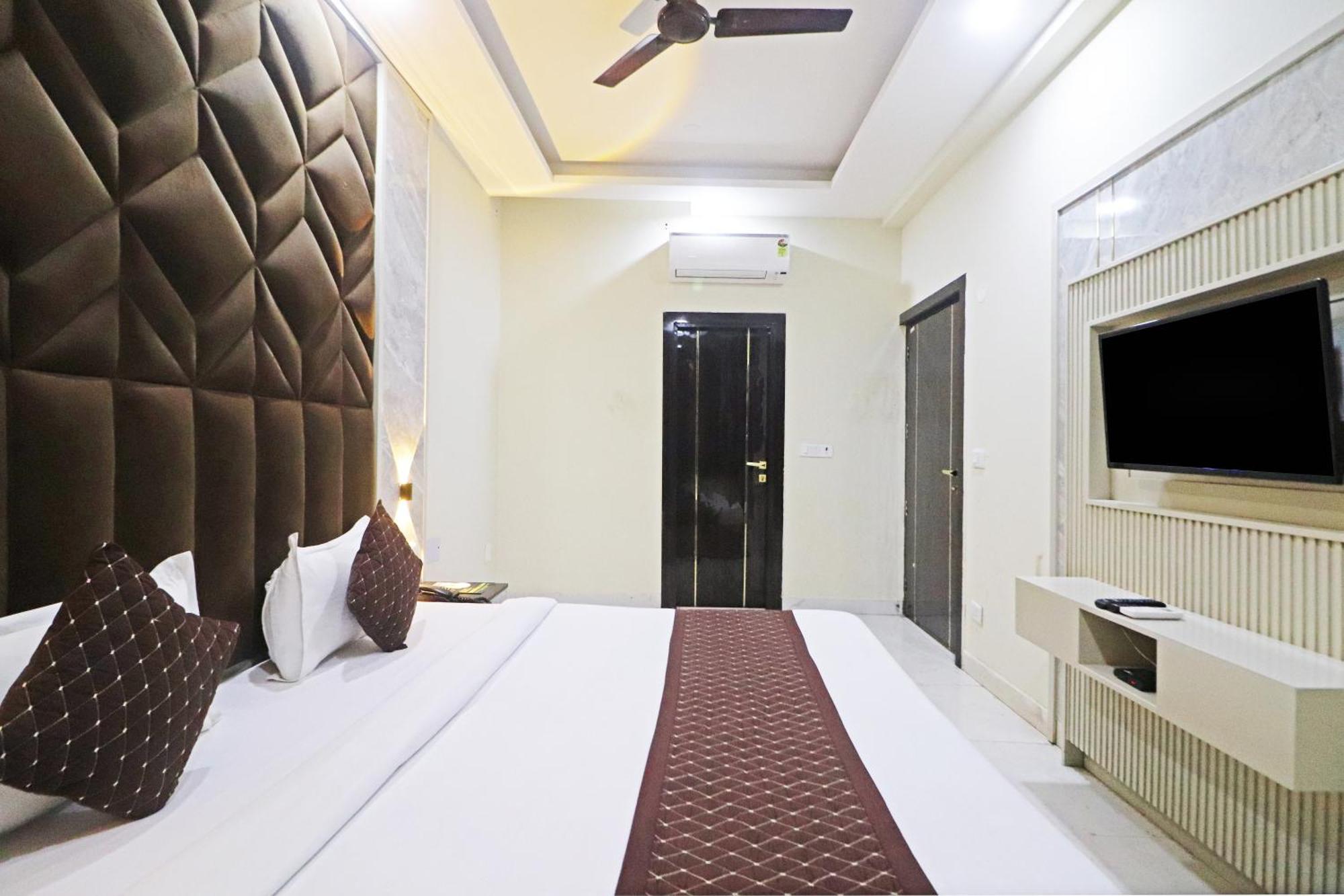 نيودلهي Hotel Grand Qubic Near Delhi Airport المظهر الخارجي الصورة