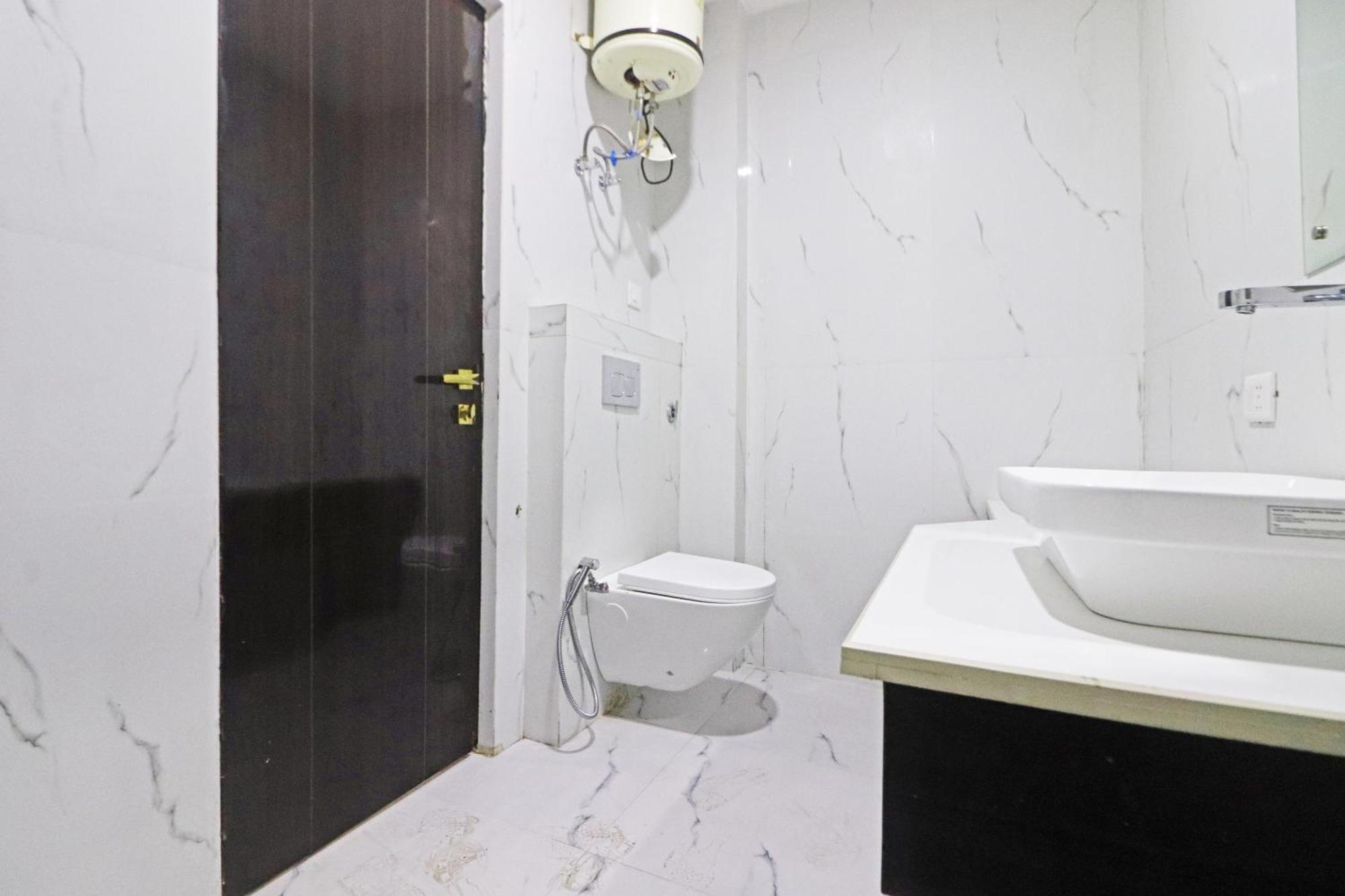 نيودلهي Hotel Grand Qubic Near Delhi Airport المظهر الخارجي الصورة
