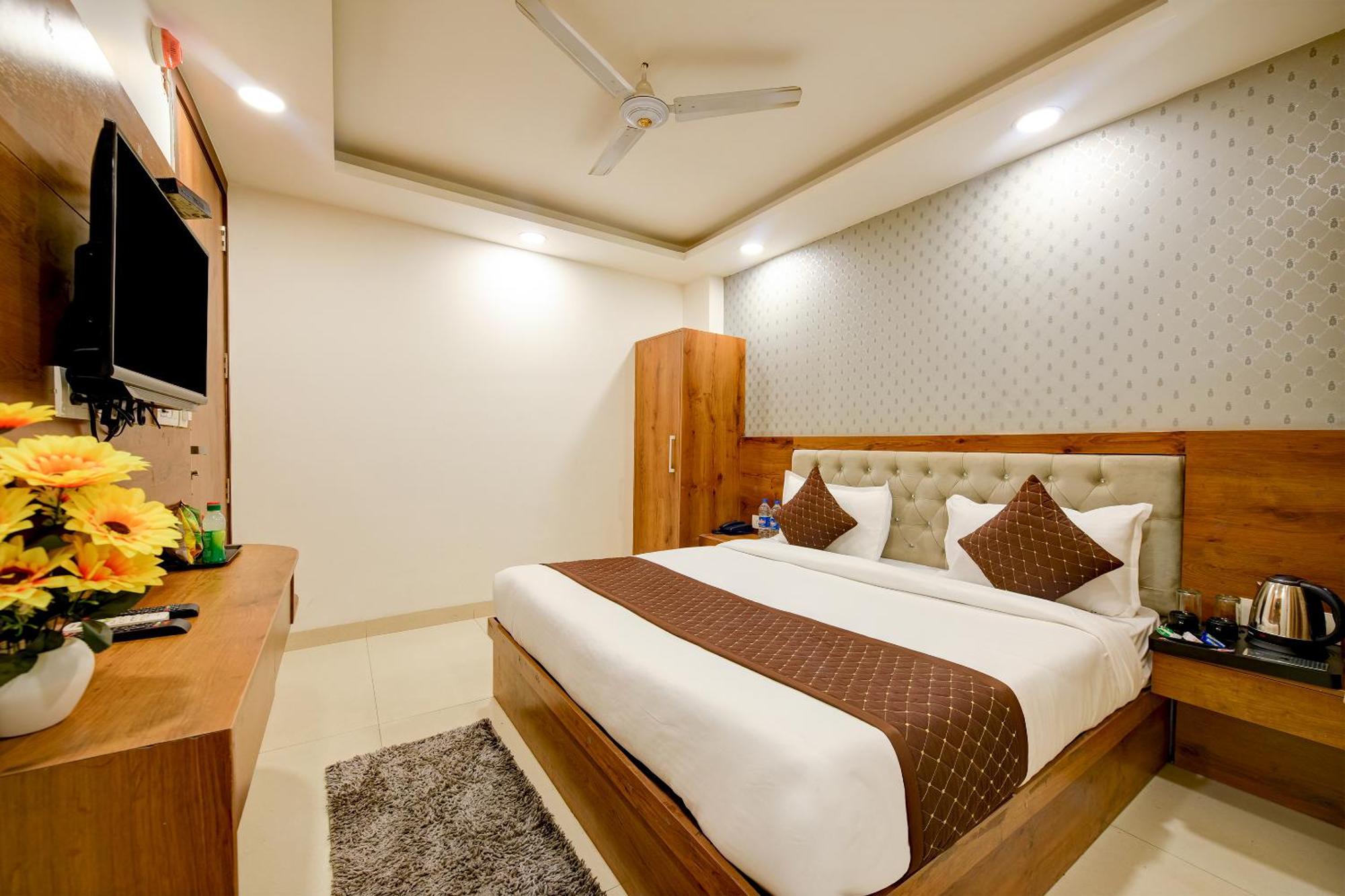 نيودلهي Hotel Grand Qubic Near Delhi Airport المظهر الخارجي الصورة