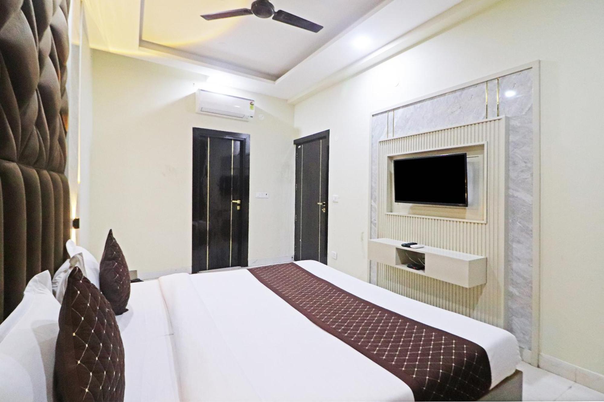 نيودلهي Hotel Grand Qubic Near Delhi Airport المظهر الخارجي الصورة