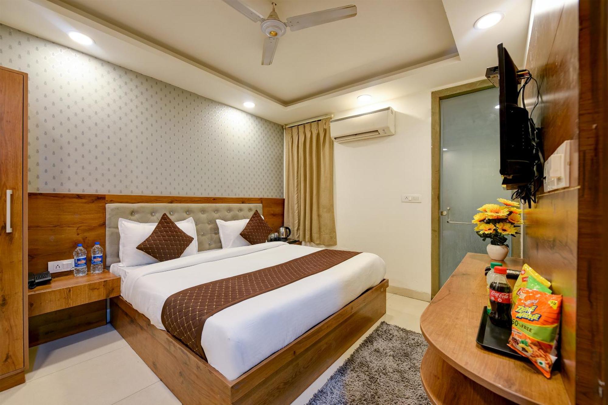نيودلهي Hotel Grand Qubic Near Delhi Airport المظهر الخارجي الصورة