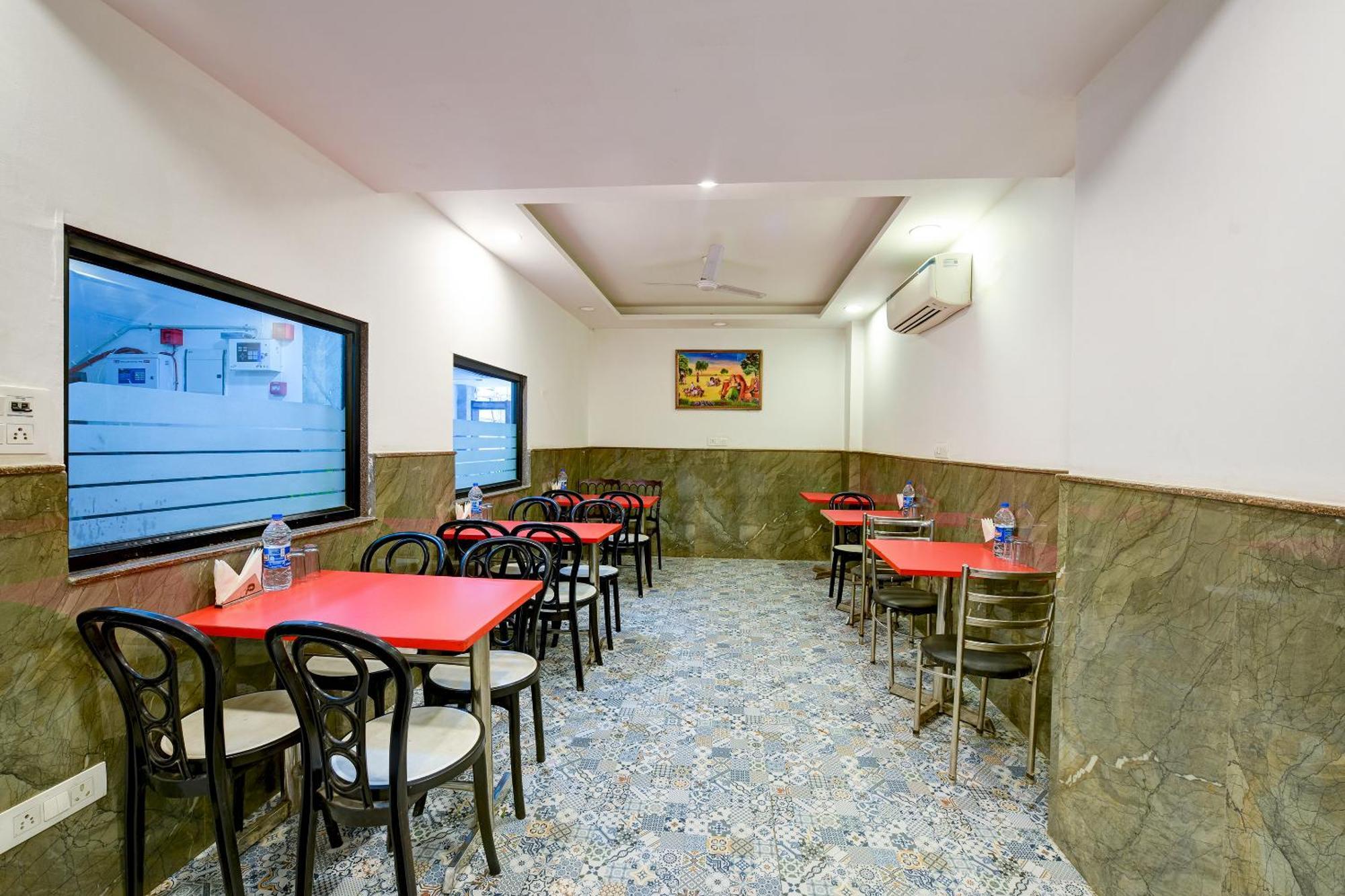 نيودلهي Hotel Grand Qubic Near Delhi Airport المظهر الخارجي الصورة